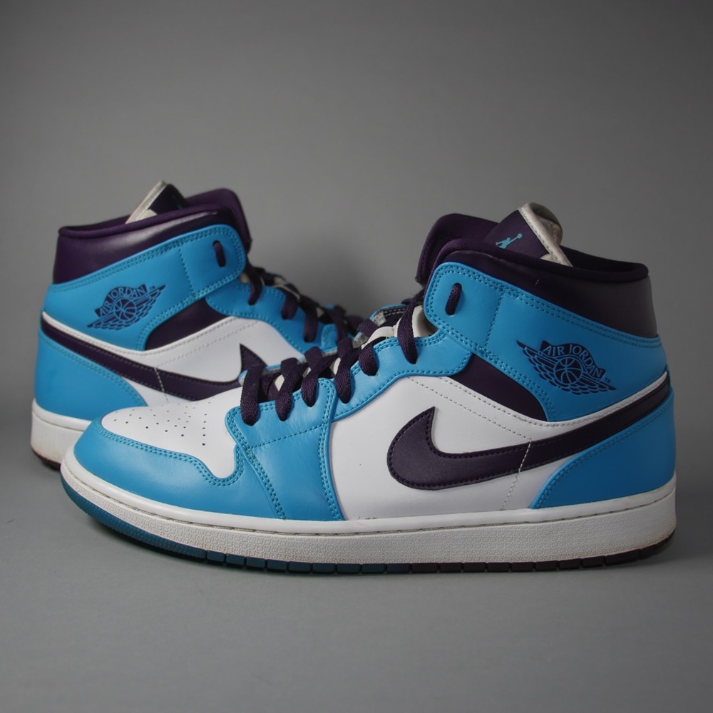 Jordan 1 Mids Hornets Size 12